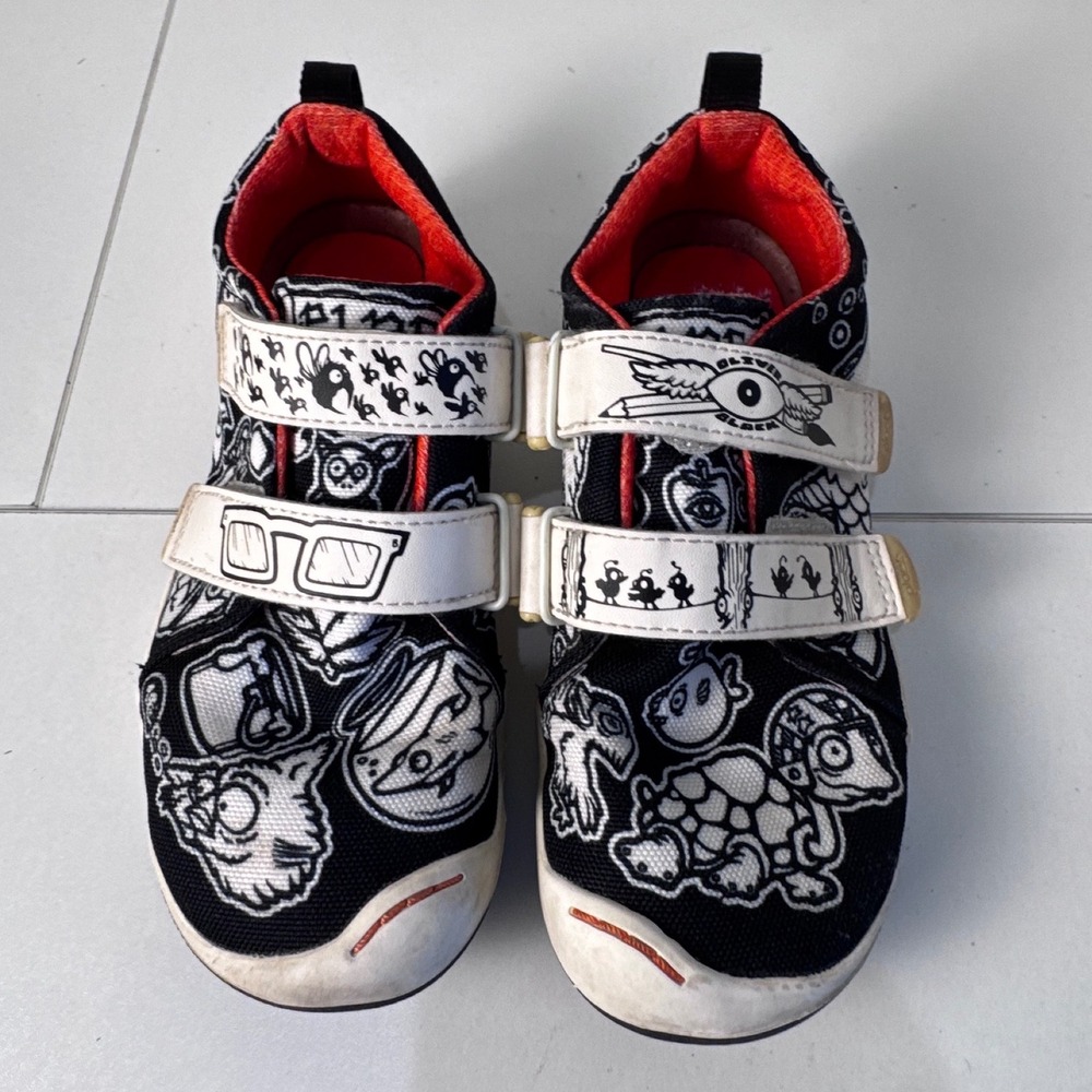 Plae Roan Kids Size 13 Black White Doodle Art Hook Loop Sneakers